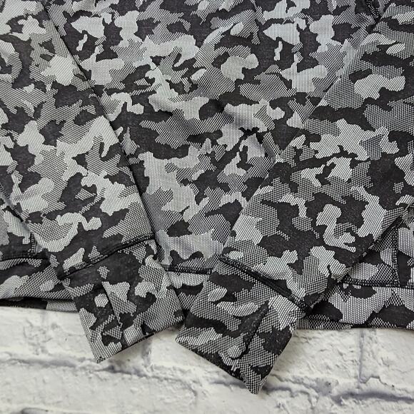 Spyder Active 1/2 Zip Camouflage Jacket size Large - Picture 8 of 11